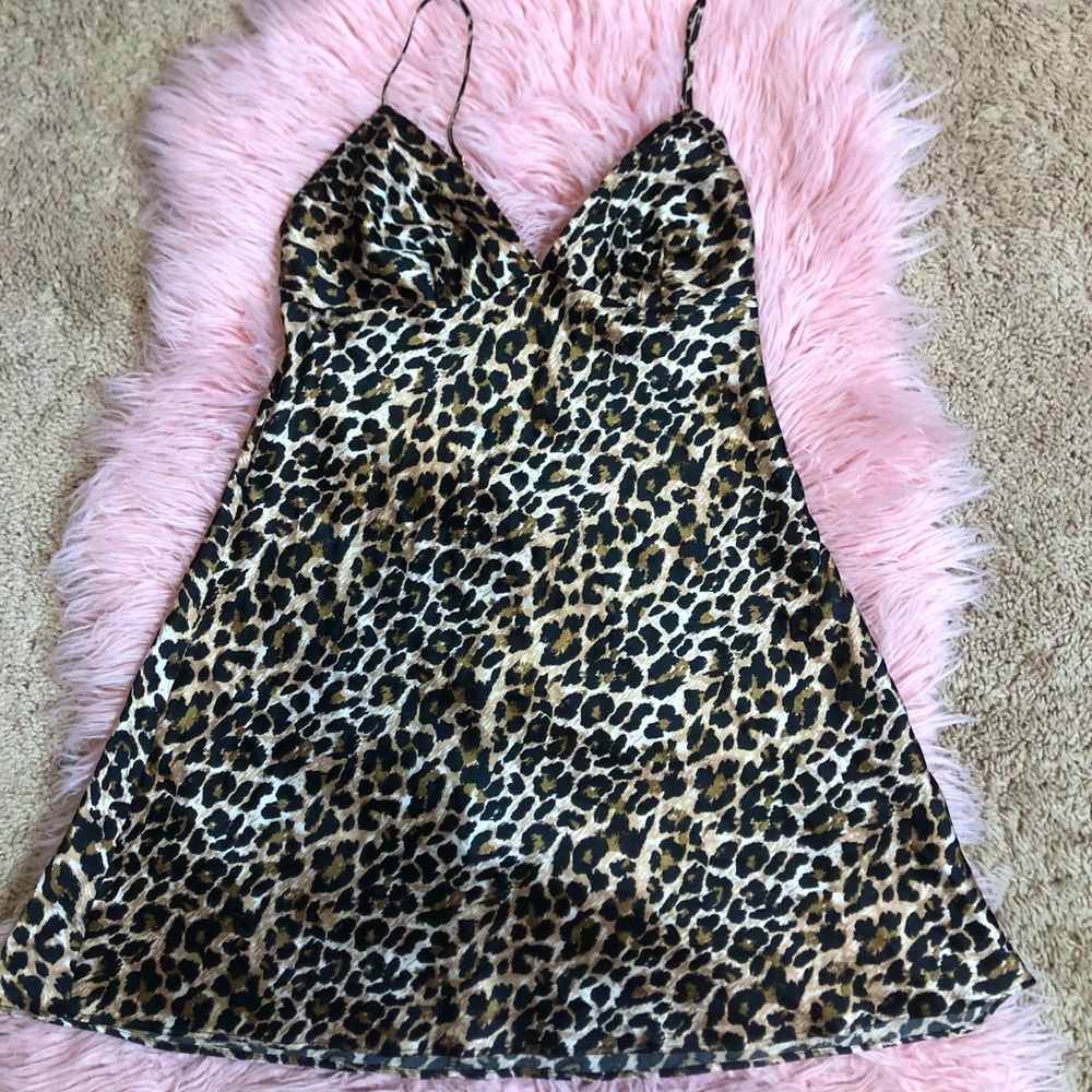Victoria’s Secret Satin cheetah slip w/ blue bows